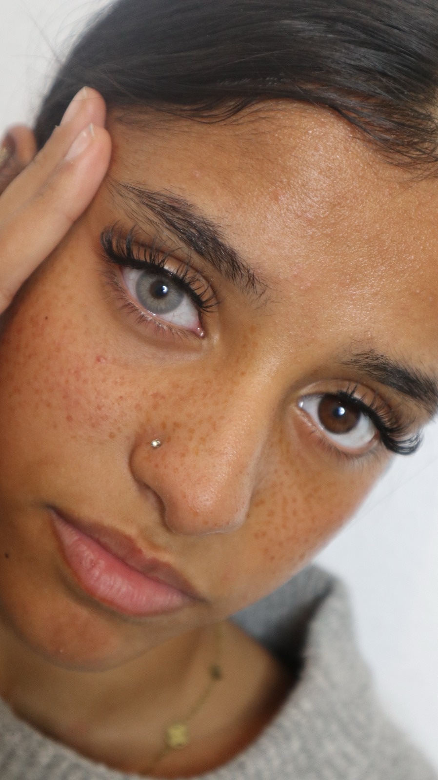 Graue Kontaktlinse | Huskey featured image